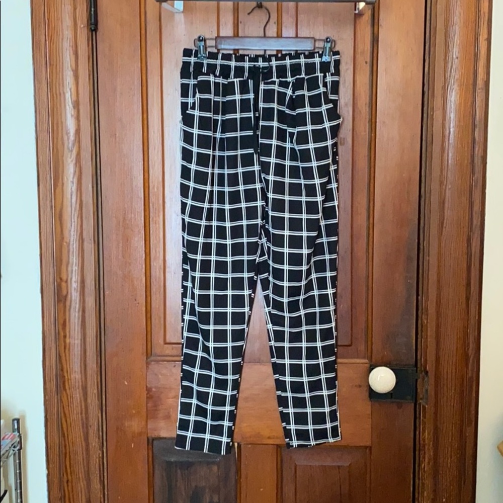 NWOT black and white trousers